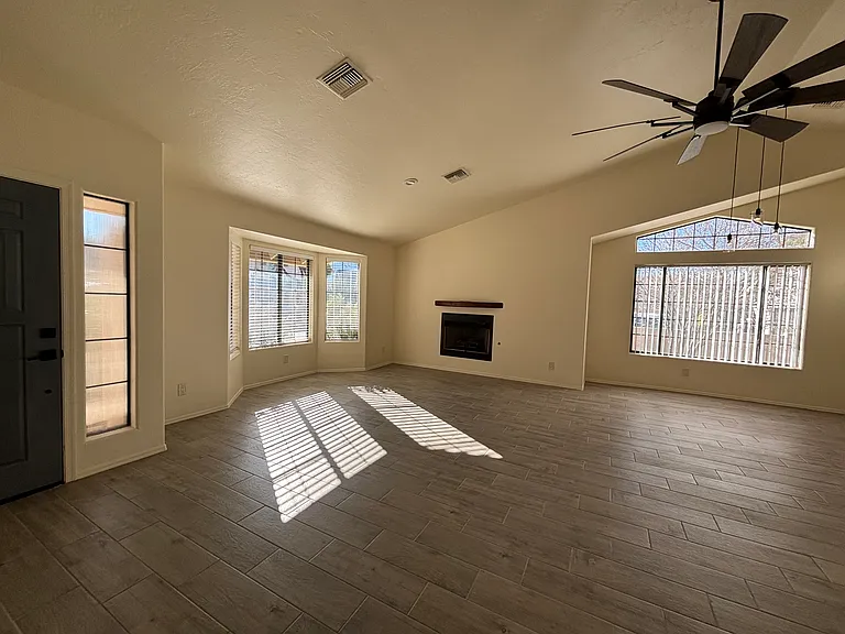 1181 W Masters Cir — Photo 21