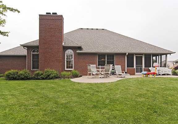 2nd image of 1347 N Manchester Dr