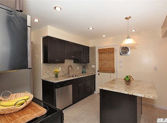 5th image of 2265 4th St
