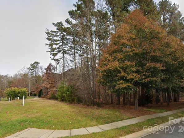 2013 Garden View Ln, Weddington, NC 28104