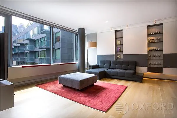 Rented by R New York | media 24