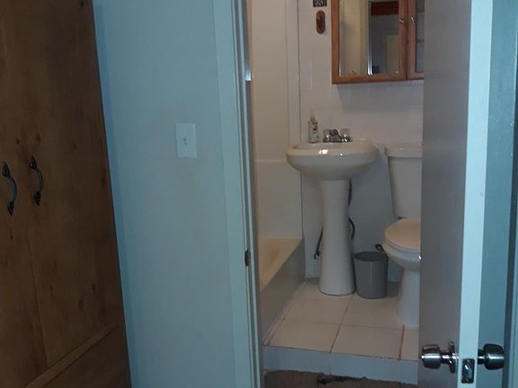 5th image of 401 E Miller St #B