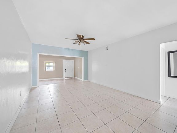 3rd image of 1657 N Treasure Dr #101
