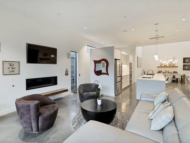 5343 Bonita Ave — Photo 9