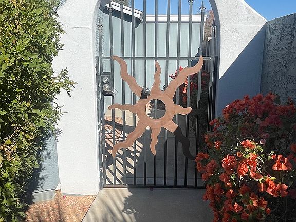 Side gate!