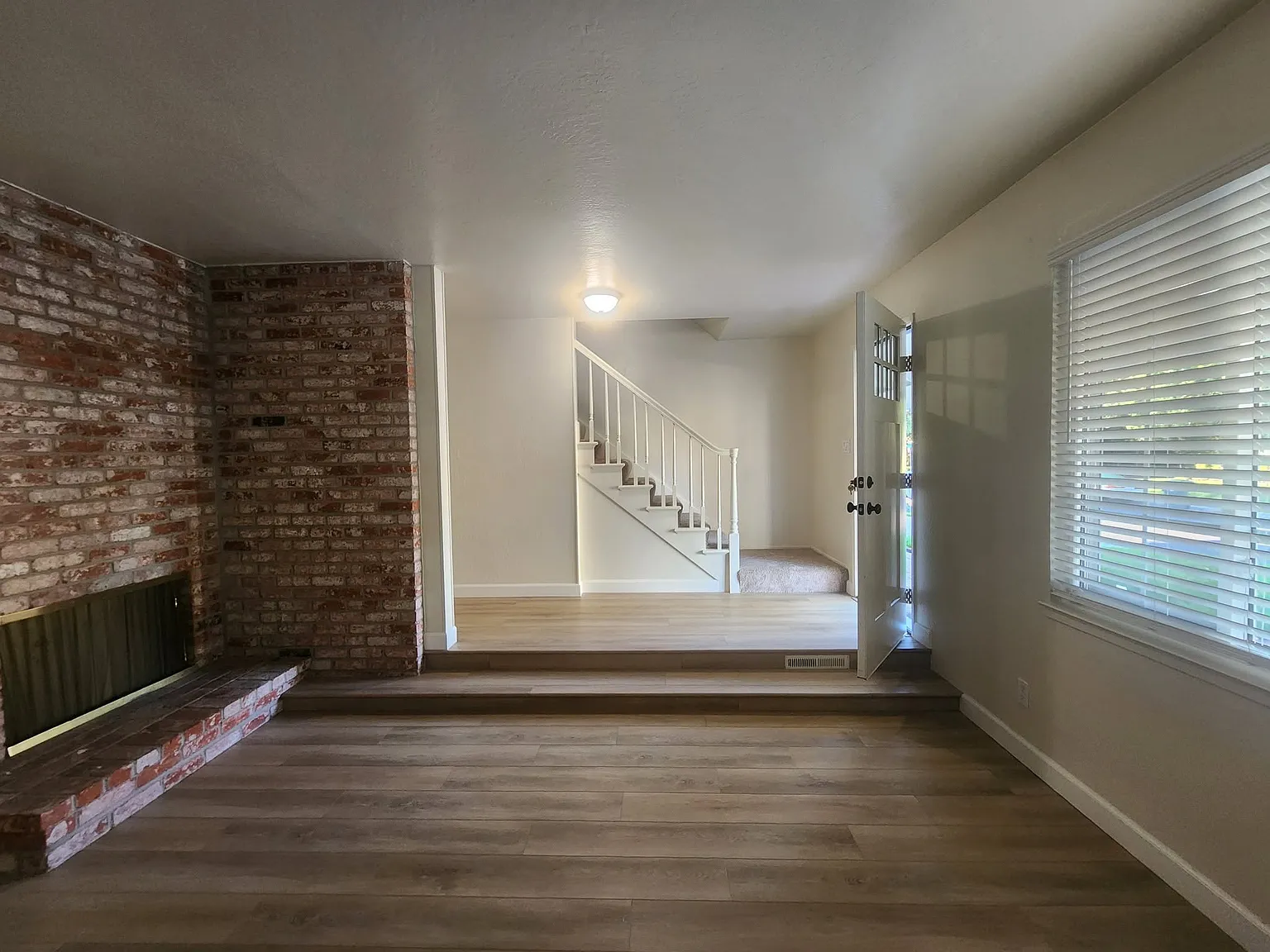4 bed, 1792 sqft, $4,295 — Photo 3