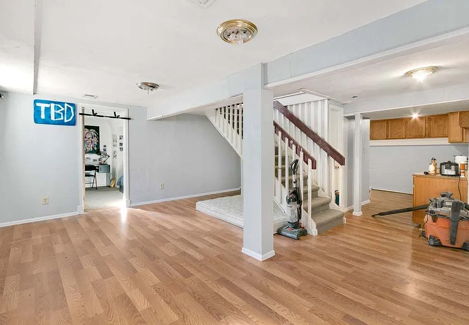 A5 - 2033 8th Ave  (11).jpg