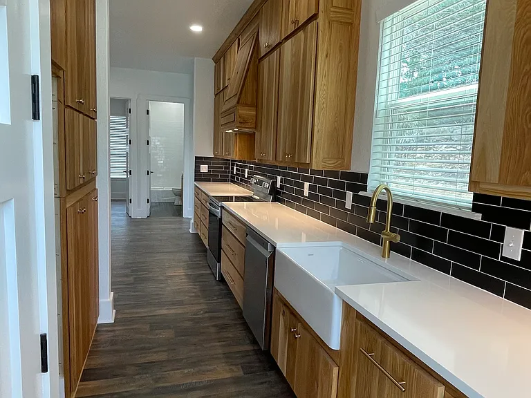 360 Hillside Dr — Photo 3