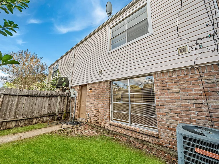 8726 Wilcrest Dr #8726 — Photo 25