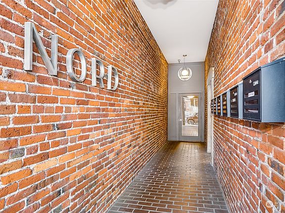 4th image of 312 1st Avenue S #6