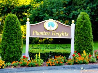 35 Natureview Trl, Bethel, CT 06801