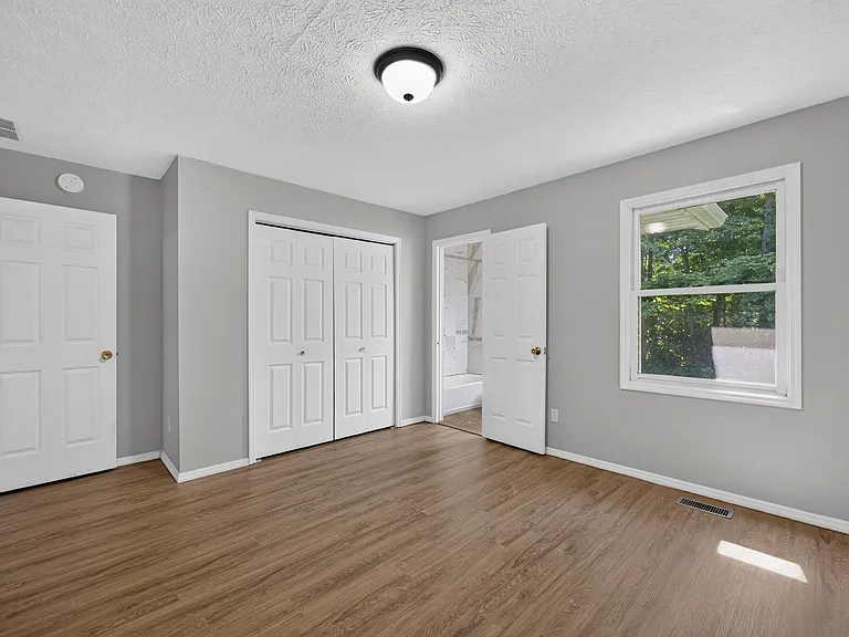 1339 S Hickory Grove Ln — Photo 13