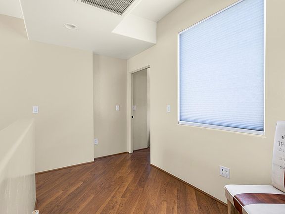 Sitting Nook High Speed Internet Ready (CAT 6)