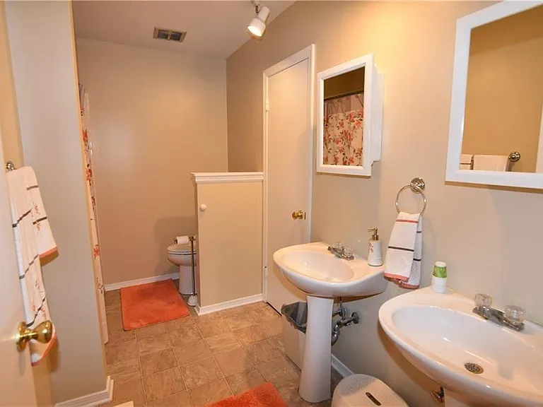 2075 Miracle Dr — Photo 7