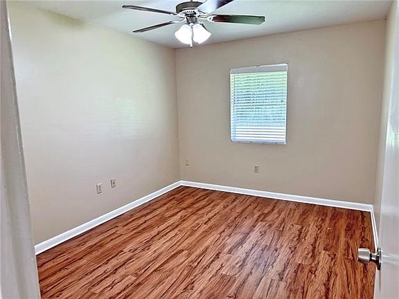 5th image of 109 Mallard Dr #A