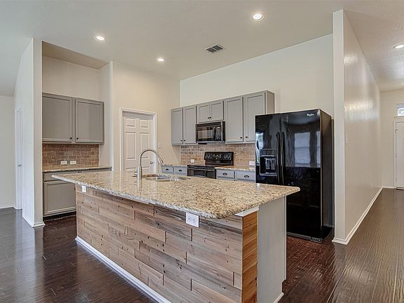 5th image of 931 Hunter Ln