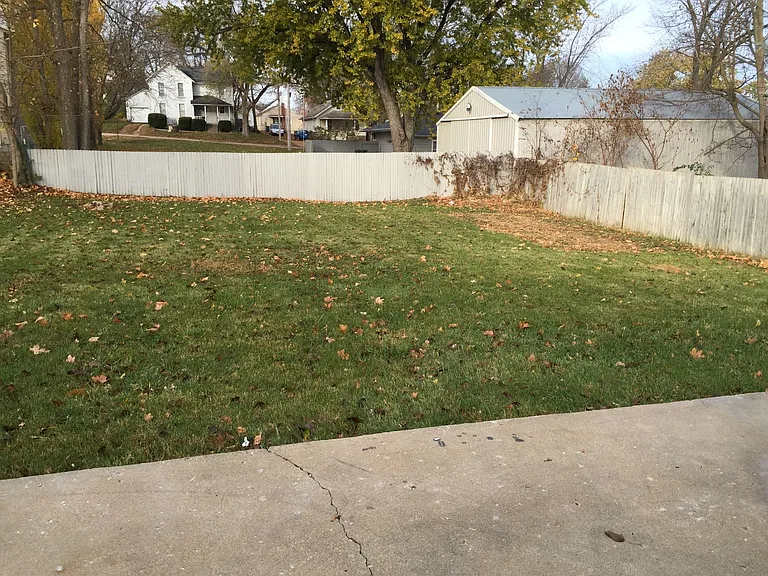 1207 Elm Pl — Photo 7