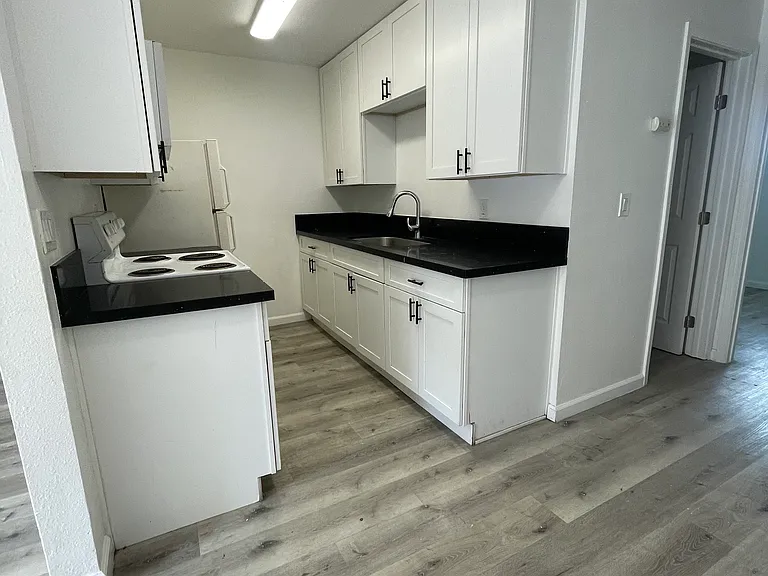 Genesis Apartments — Photo 24