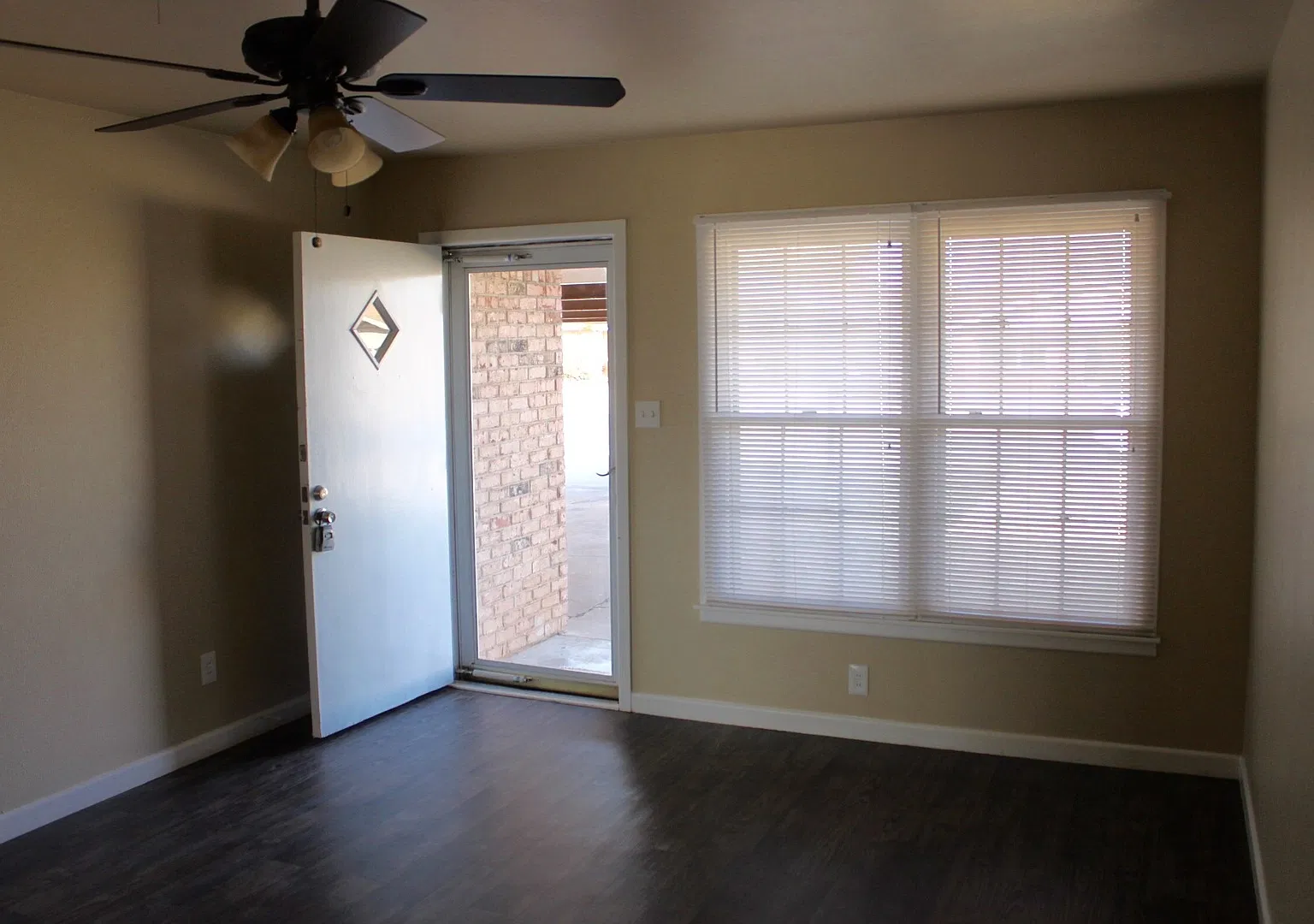 Completely Updated 4 Bedroom/2 Full bath/ Covered parking — Photo 3