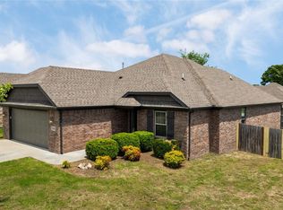 420 Timber Ridge St, Centerton, AR 72719