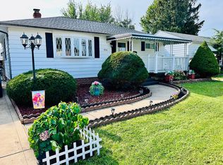 816 Pendley Rd, Willowick, OH 44095