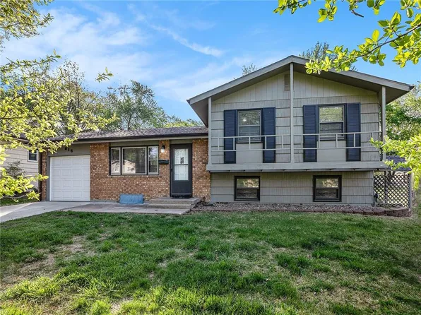 615 NW Kay Dr, Lees Summit, MO 64063