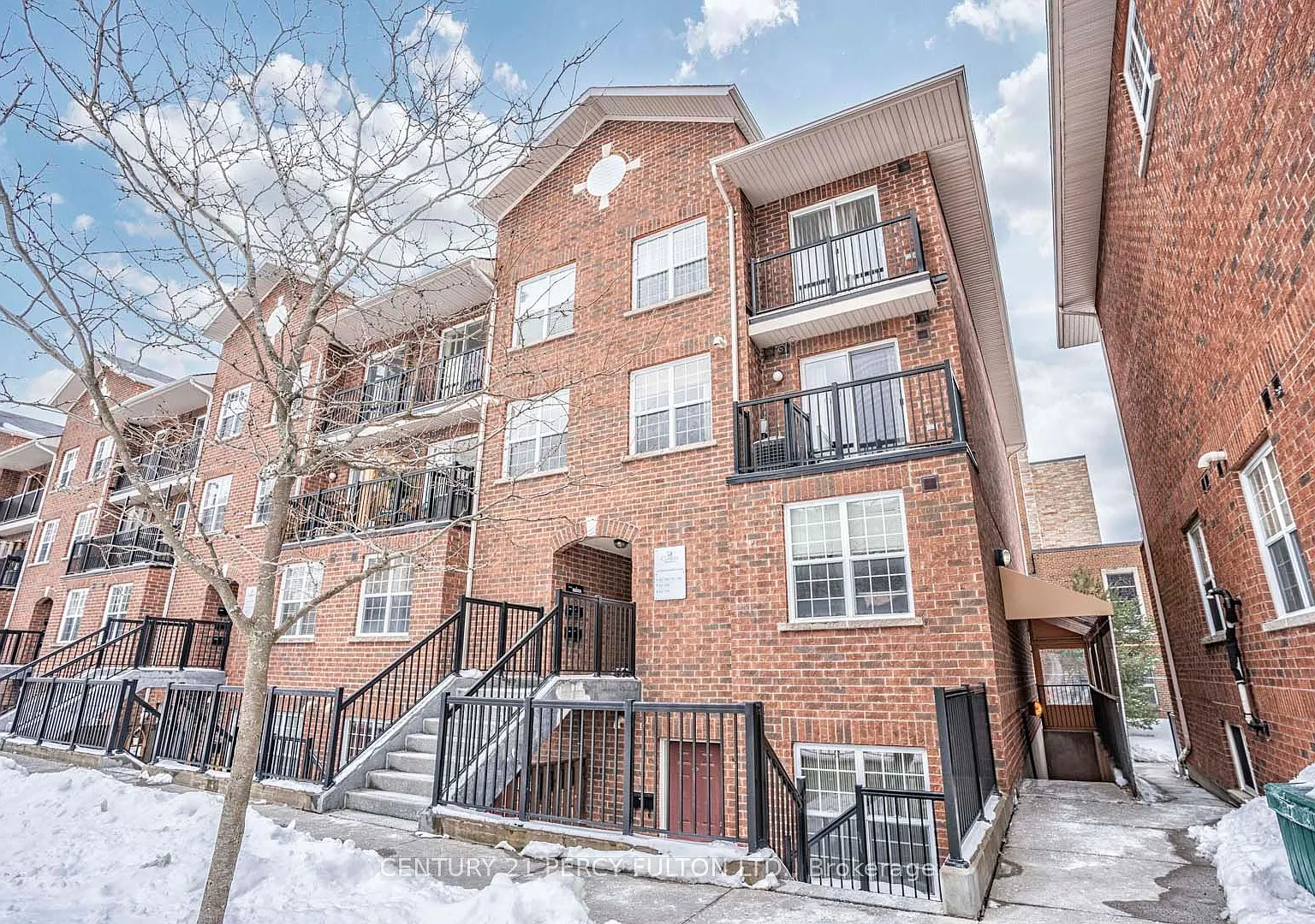 3 bed, $2,550 — Photo 2