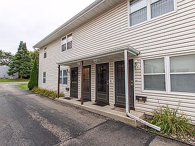 2235 3rd St. SW (upper left unit)