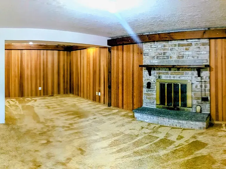 913 NE Lakewood Dr — Photo 9