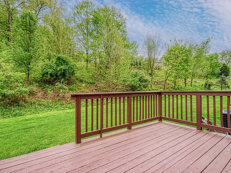 138 Broadstone Dr — Photo 24