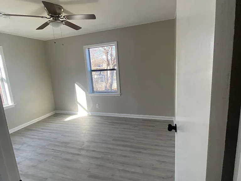 1003 N Delaware Ave — Photo 5