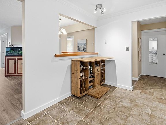 5th image of 40 Gorge Rd W #103