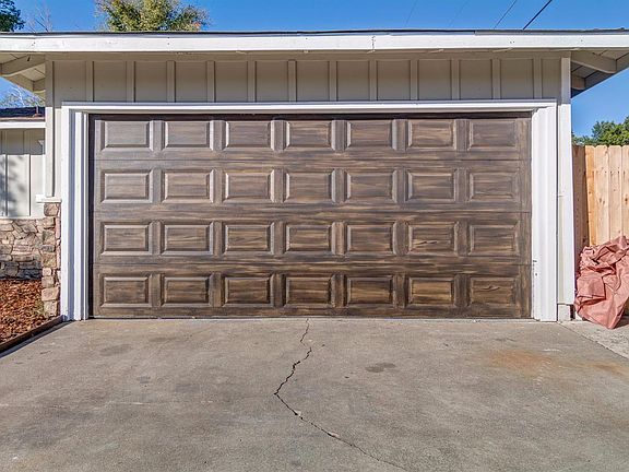 2nd image of 6804 Burdett Way