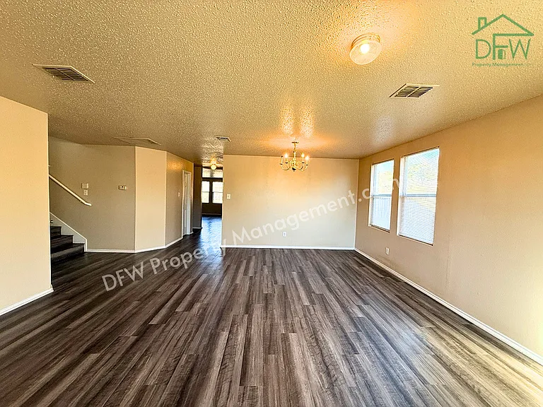 3625 Clydesdale Dr — Photo 3