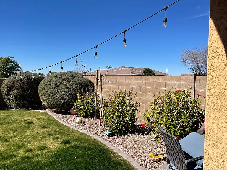 7046 S Claiborne Ave — Photo 44
