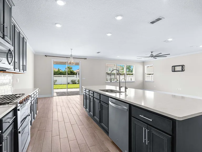 235 Silverleaf Village Dr — Photo 11