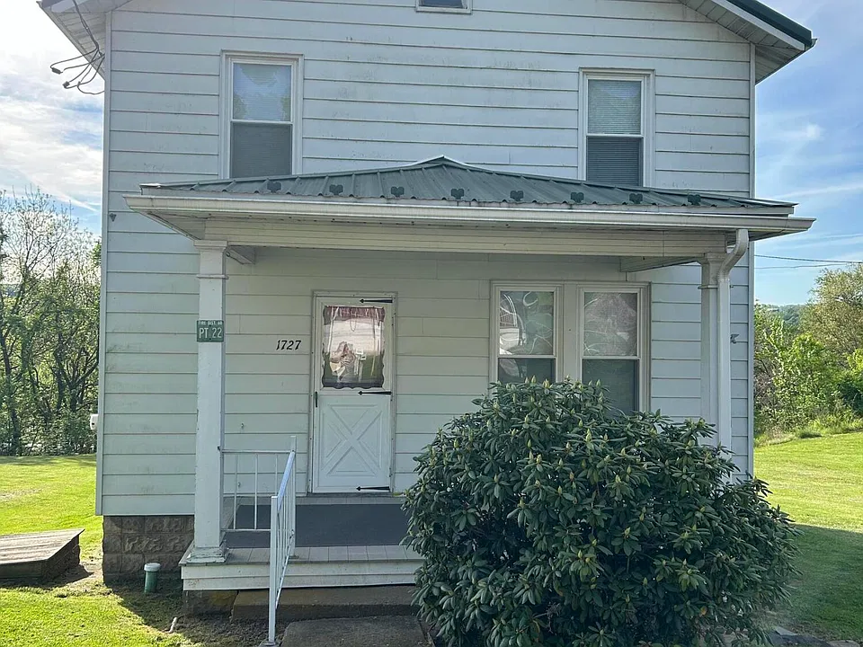 1727 Main St