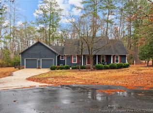 5400 Clubhouse Ln, Hope Mills, NC 28348