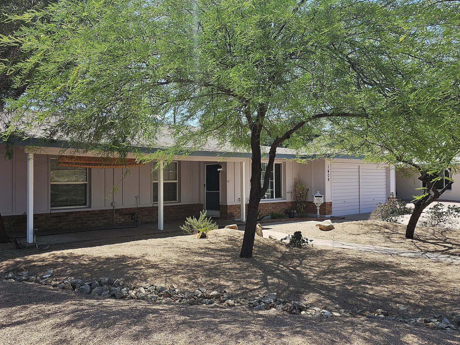 4 bed, 2000 sqft, $2,900 — Photo 2