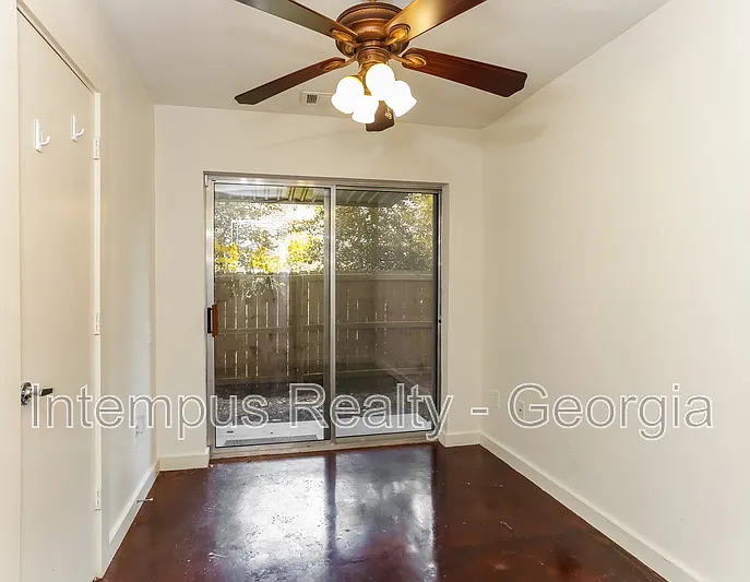 241 Maynard Ter #5 — Photo 8