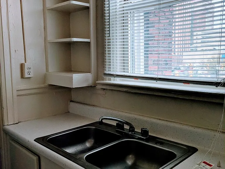 518 W. Grace St.* — Photo 36
