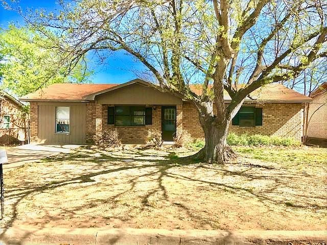 1st image of 902 Sagemont Dr
