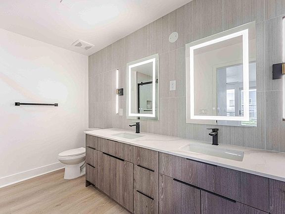 Ariva, San Diego, CA, Premium