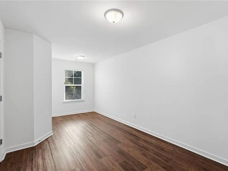 2392 Belmont Pl — Photo 21