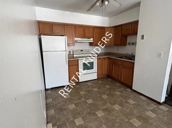 10 Cottage Row #4, Marinette, WI 54143