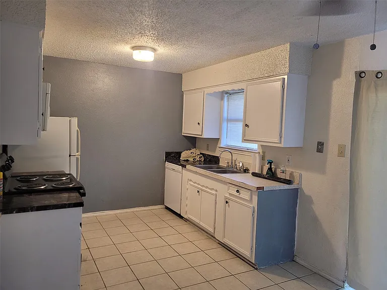 401 W Dogwood Trl — Photo 4