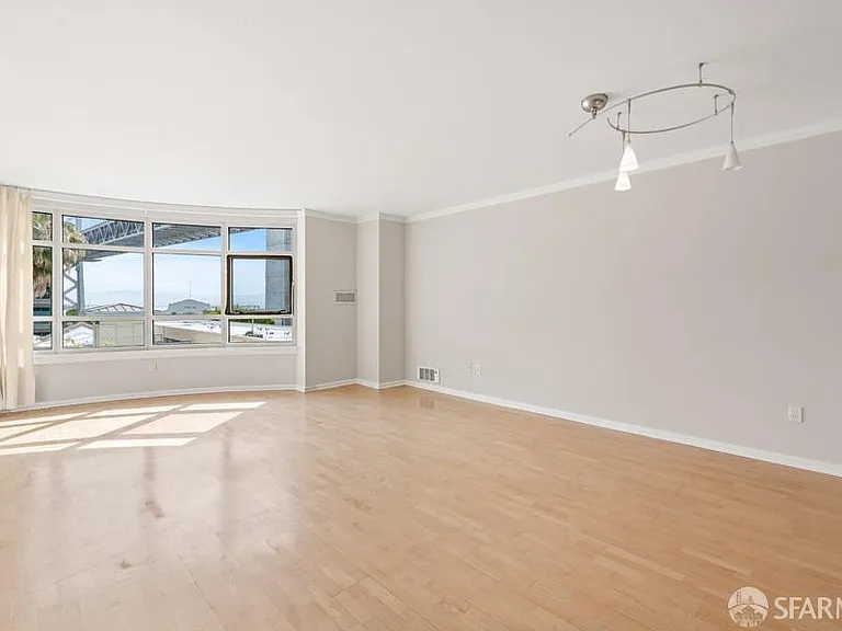 403 Main St #311N — Photo 7