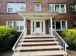 125 Hobart Ave APT 1D, Rutherford, NJ 07070