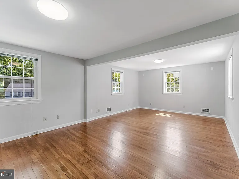 1005 N Lebanon St — Photo 27