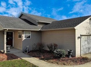 412 Killarney Ln, Valparaiso, IN 46385